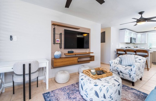 Guaniquilla Condo | Oceanfront Paradise: Completely Renovated Stunning Condo with Breathtaking Views