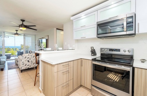 Guaniquilla Condo | Oceanfront Paradise: Completely Renovated Stunning Condo with Breathtaking Views