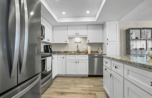 Crescent Beach Condo | Oceanfront, Pool, Beach Gear, Tennis, Smart TVs