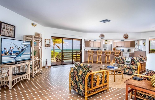 Islamorada House | Oceanfront, Pool, Dock. Checks all the boxes!