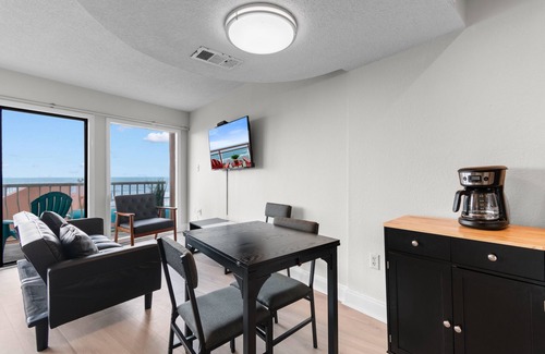 Myrtle Beach Condo | Oceanfront Relaxation at St Clements w/Pool