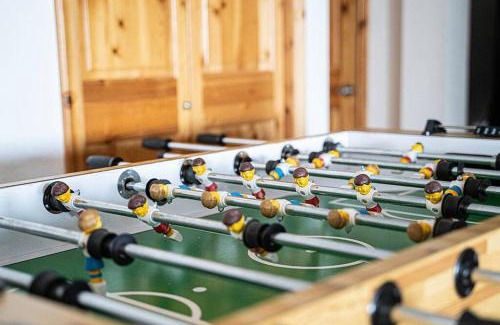 Longbranch House | Oceanfront Retreat, Mount Rainier, King bed, Games