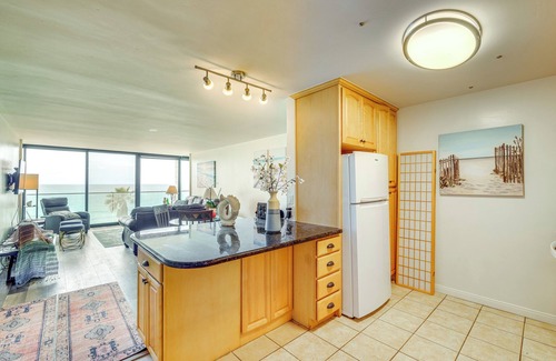 North Pacific Beach Condo | Oceanfront San Diego Getaway: Steps to Beach!