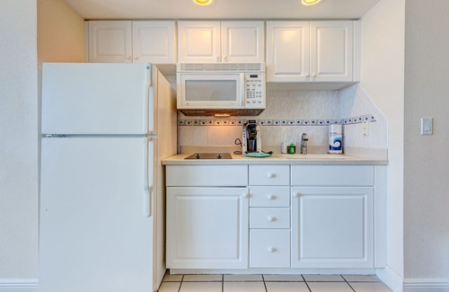 Ortona Park Hotel | Oceanfront studio with beach access, gym & high-speed WiFi