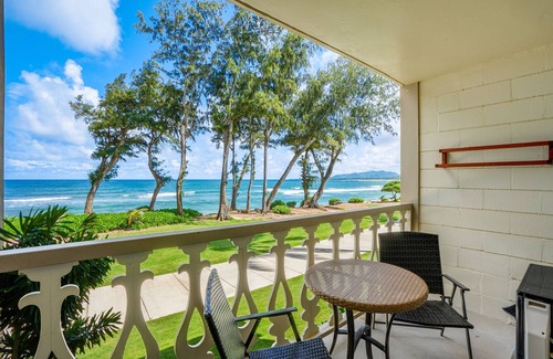 Wailua Apartment | Oceanfront Studio with AC | King Bed | Pool Access