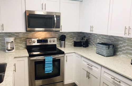North Carolina Coast Condo | OCEANFRONT & super clean! 90 steps to the beach😍the views are fab!