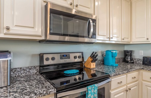 Dauphin Island House | Oceanfront, through lot, private beach - Grace Wins