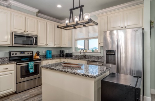 Dauphin Island House | Oceanfront, through lot, private beach - Grace Wins