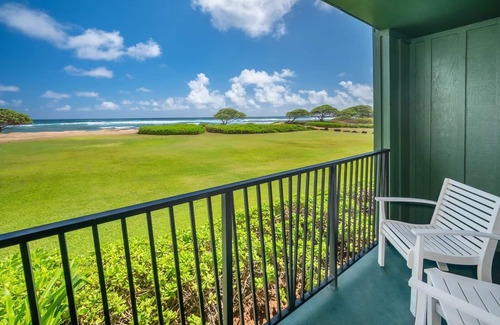Hanamaulu Hotel | Oceanfront Unit Close to Waimea Canyon State Park