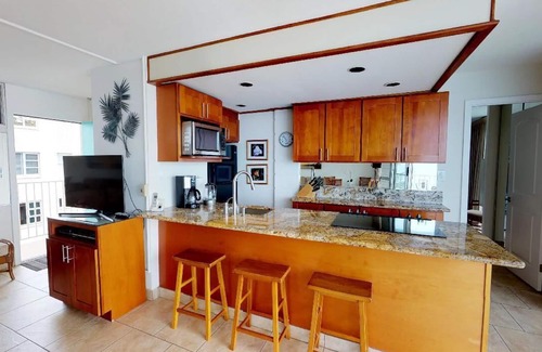 Kihei Condo | *OCEANFRONT* *UPGRADED* *STUNNING VIEW* Kamaole Nalu 506