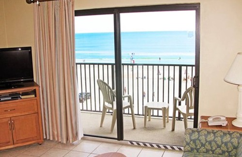 Daytona Beach Shores Condo | Oceanfront 1 bedroom/1 bath condo Daytona Beach Shores for July 1-8, 2023