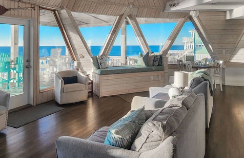 Sneads Ferry House | Oceanfront Dome Home with Unobstructed Views of Sea and Stars (Sleeps 16!)