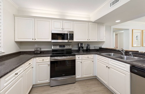 Saint Simons Island Condo | Oceanfront King & Prince Villa w/Access to Resort Amenities!