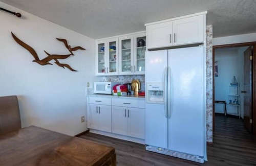 Rockaway Beach House | Oceanfront Vacation House - Pet Friendly