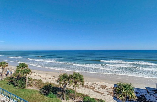 Bethune Beach Apartment | Oceanfront View Wrap Around Balcony Luxury Corner Unit Ebb Tide 401