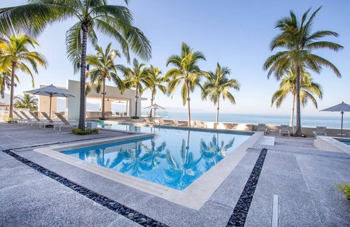 Las Glorias Condo | Oceanfront w/Pool, Hot Tub & Gym
