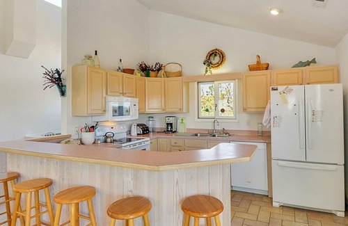 Carova Beach House | Oceanside, 5 BRs, Wild Horses, 600 ft to Beach Access, 4wheel Drive Area, 4x2398, The T House