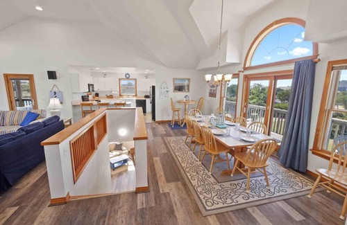 Salvo House | Oceanside Dog Friendly Home w/Pool, Hot Tub, Game Room, Community Pool/Tennis