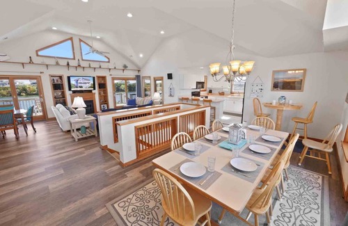 Salvo House | Oceanside Dog Friendly Home w/Pool, Hot Tub, Game Room, Community Pool/Tennis
