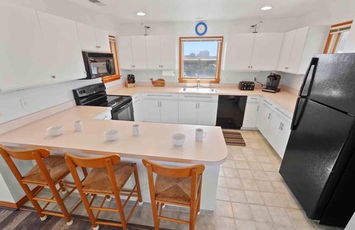 Salvo House | Oceanside Dog Friendly Home w/Pool, Hot Tub, Game Room, Community Pool/Tennis