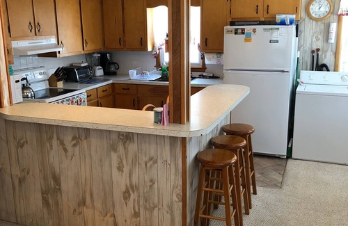 Beach Haven Park Apartment | Oceanside Duplex-7 Homes to Beach (2nd Floor Only) Weekly Rental Only