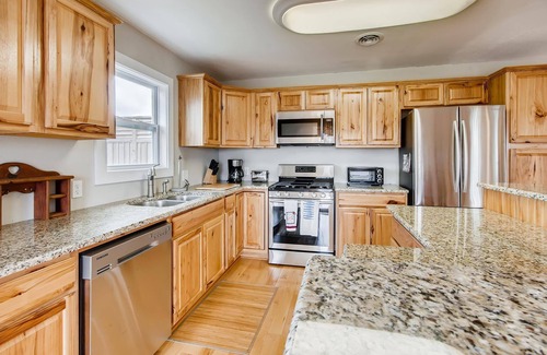 Salvo House | Oceanside Home in Salvo w/Hot Tub, Grill, and Screen Porch. Let Your Soulshine!