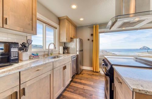 Oceanside Condo | Oceanside Inn #6 - Mid Rock Overlook