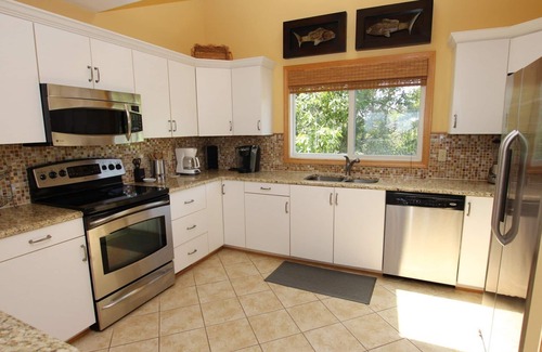 Duck House | Oceanside, Priv Pool, poolside grilling, sun decks, SEA6, Morningstar