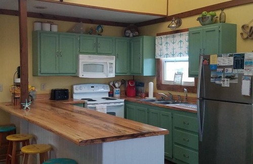 South Nags Head House | OCEANSIDE PRIVATE STREET WITH AMAZING OCEAN VIEWS! JUST STEPS FROM THE BEACH!