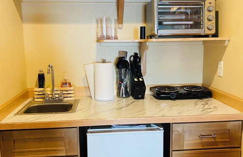Kodiak Apartment | Oceanspray B&B:2-bedroom apartment in Kodiak where you'll feel the ocean spray!