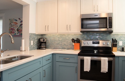 Crescent Beach Condo | Oceanview 2 Bedroom Flat Summerhouse Unit 449