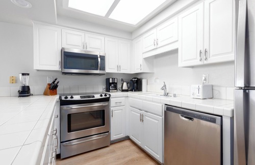 Imperial Beach Condo | Oceanview 3-bedroom Condo Steps to the water AC/WiFi/Pool/HotTub