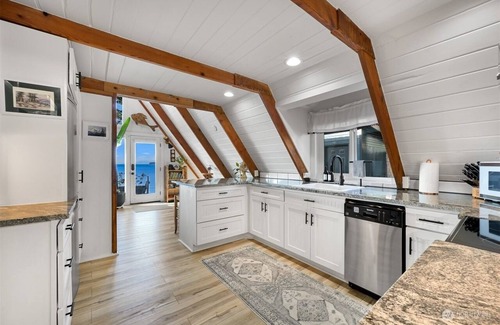 Blaine House | Oceanview A-Frame: Hot Tub, Beach Access, 3BR, Stunning 180° Views