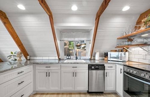 Blaine House | Oceanview A-Frame: Hot Tub, Beach Access, 3BR, Stunning 180° Views