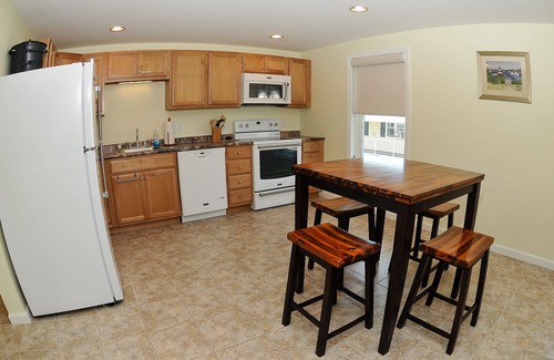 Old Orchard Beach Condo | Oceanview Condo 1 Mile From The Pier, Built In 2015