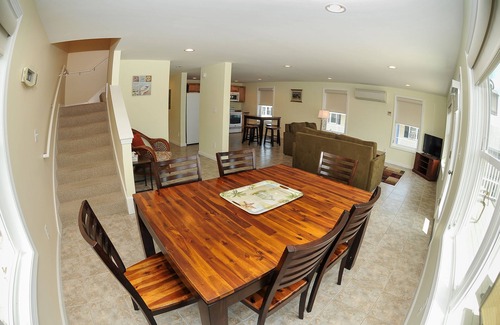 Old Orchard Beach Condo | Oceanview Condo 1 Mile From The Pier, Built In 2015