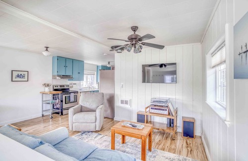 Tillamook House | Oceanview Cottage with Hot Tub, Deck, BBQ, Steps to the Beach