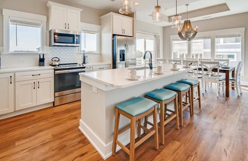 Salvo House | Oceanview Dog Friendly Home w/Private Pool, Hot Tub, Game Room, Beach Nearby