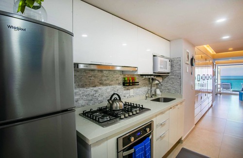 Las Glorias Condo | Oceanview Escape w/Gym & Hot-tub