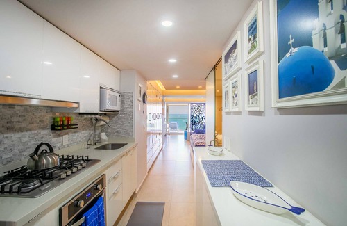 Las Glorias Condo | Oceanview Escape w/Gym & Hot-tub