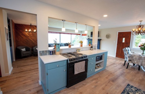 Waldport House | Oceanview Escape – Pet Friendly, Family Ready, Near Waldport Beach