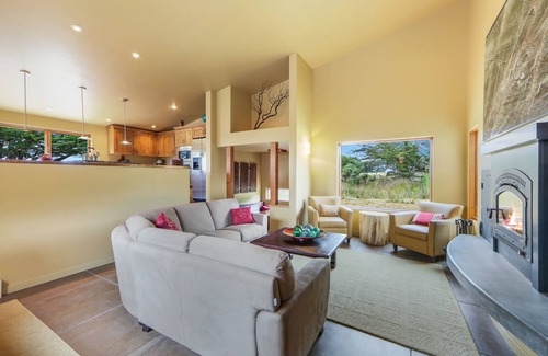 Sea Ranch House | Oceanview home with hot tub, deck, fireplace