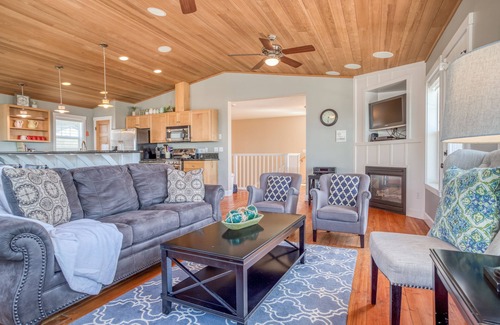 Roads End House | Oceanview, Steps to Sand, Hot Tub, Deck, Game Room with Pool Table & Foosball