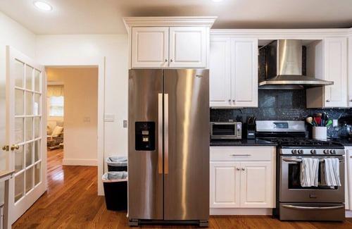 New London Villa | Oceanview Villa Sleeps 22 Fireplaces Beach Passes Pet Friendly