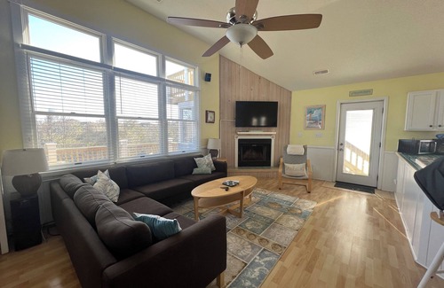 Corolla Cottage | OceanViews, 7 Bedroom ~ HotTub, Oceanside quiet neighborhood with community pool