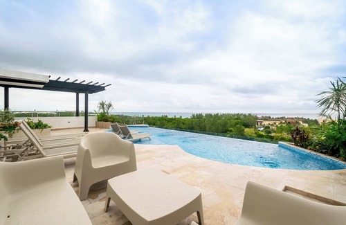 Luis Donaldo Colosio Apartment | Ocewanview Roof Pool Oasis | Steps to 5th Avenue
