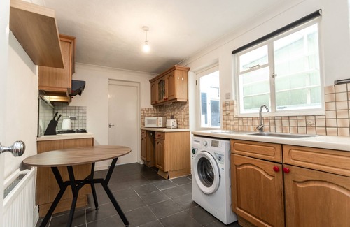 Swindon Apartment | October Discount - Long Stay - Contractors