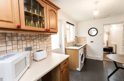 Swindon Apartment | October Discount - Long Stay - Contractors