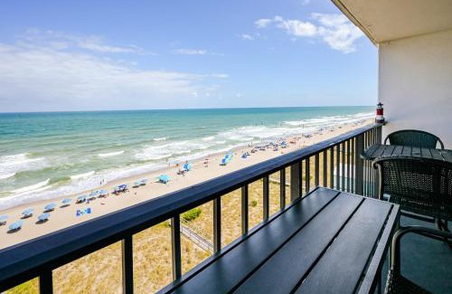 Wilmington Beach Apartment | Octopus Garden 1BR, King Bed, Indoor & Outdoor Pool