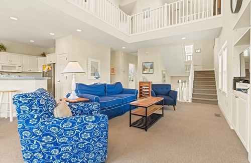 Ocean Sands House | Octopus's Garden: Large Private Pool & Hot Tub, Walk to Beach